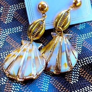 New Beauties! Shell earrings- SUPER LIGHTWEIGHT!